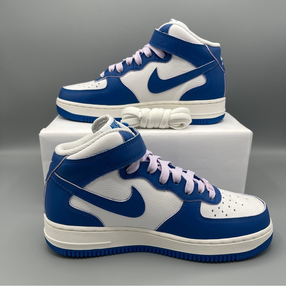 Women's Air Force 1 '07 Mid - Classic White and Military Blue Size 7 - Picture 3 of 14
